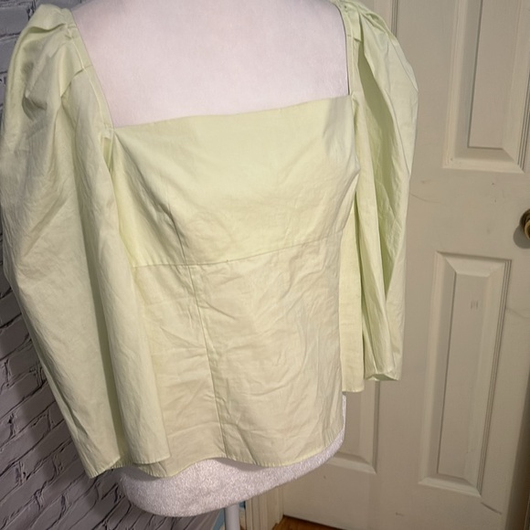 BNWT Vince puffed sleeve blouse - Picture 3 of 8